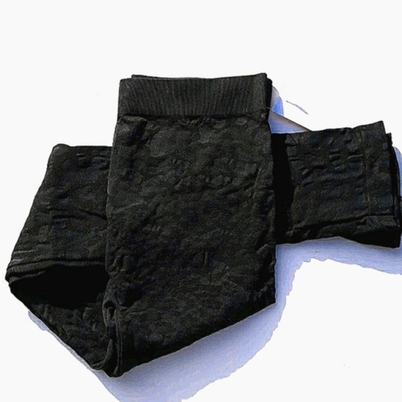 BLACK LEOPARD LEGGINGS - Picture 1 of 5
